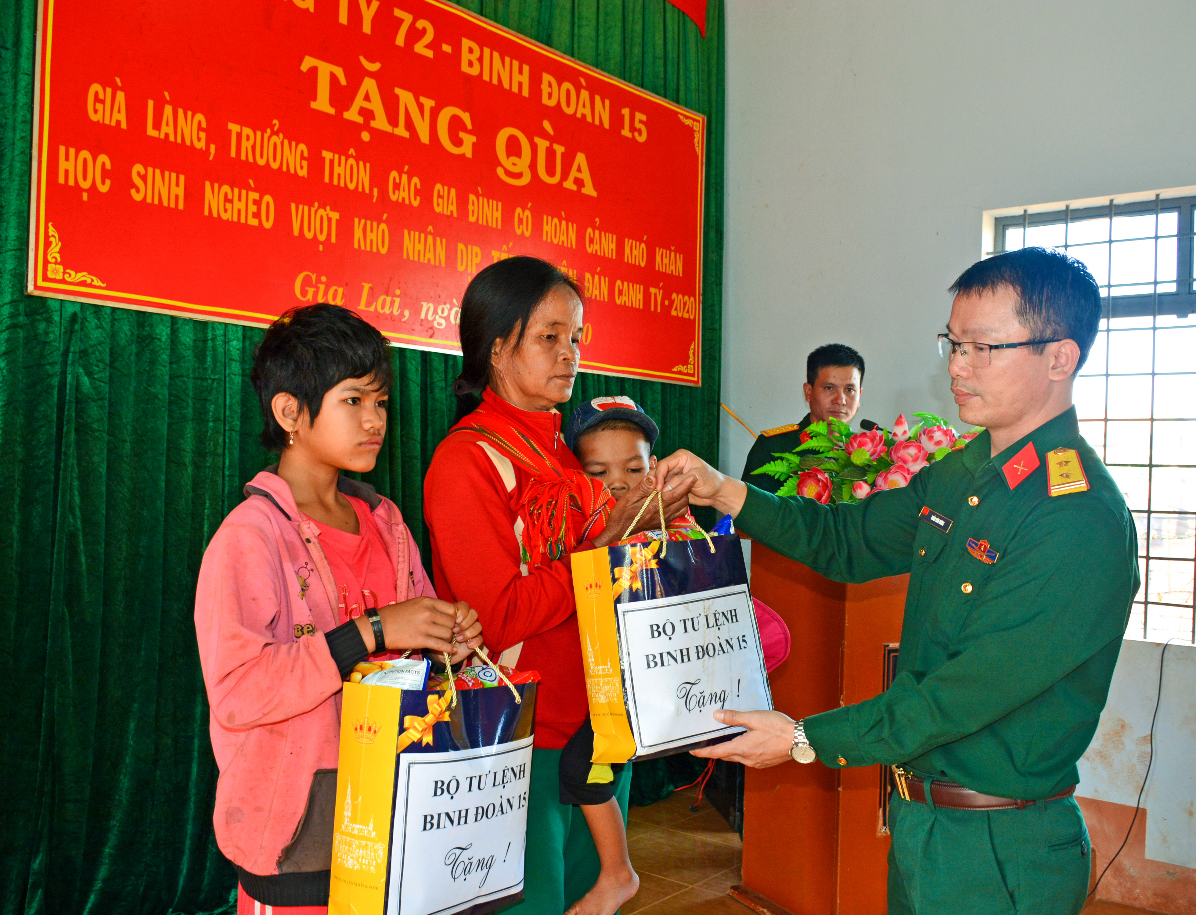 Tết đầm ấm và sẻ chia trên vùng biên giới Gia Lai